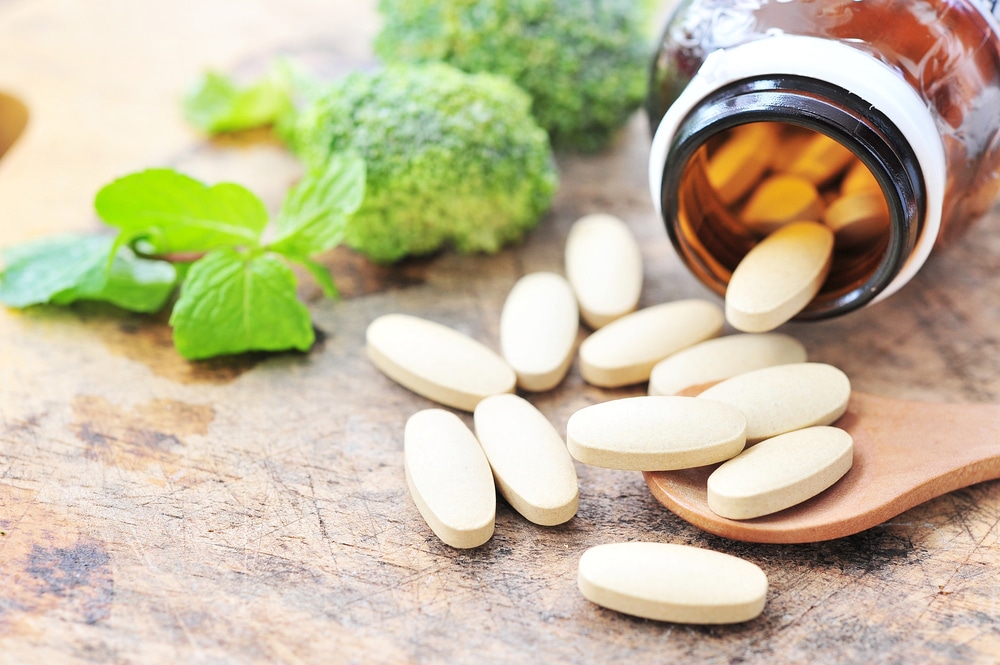 Hvad er den anbefalede daglige dosis af multivitaminer?